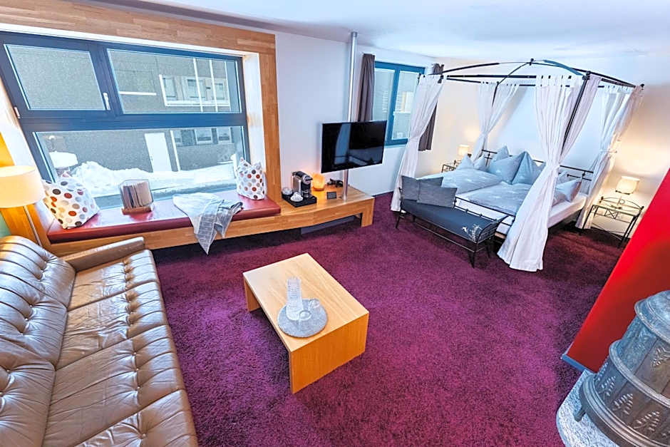 Wohlfühlhotel Hubertushof am Arlberg - Ski-In & Ski-Out - Sky Pool