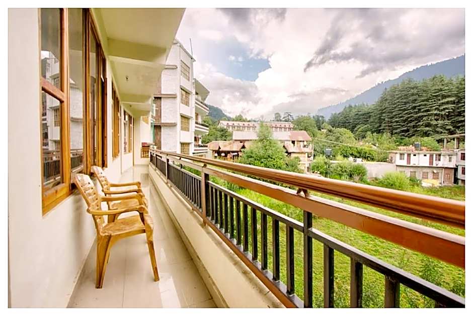 Goroomgo J J Regency Manali