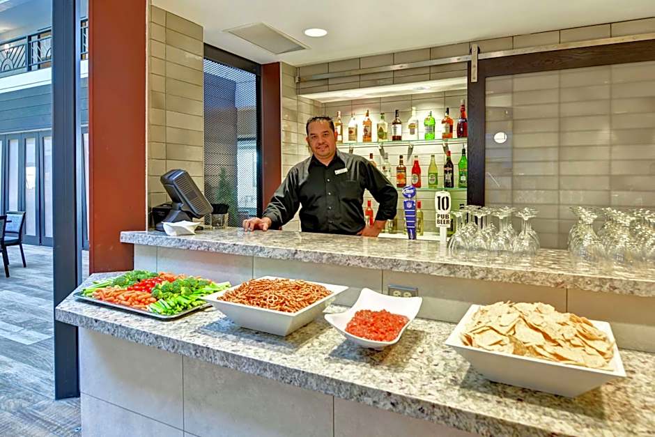 Embassy Suites by Hilton Minneapolis-Airport