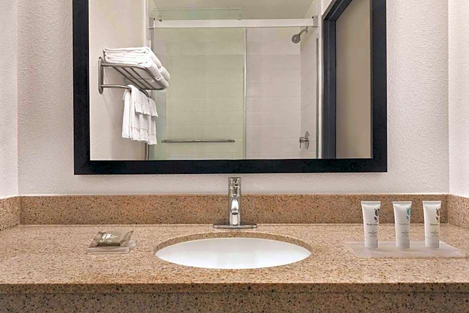 Country Inn & Suites by Radisson, Eagan, MN