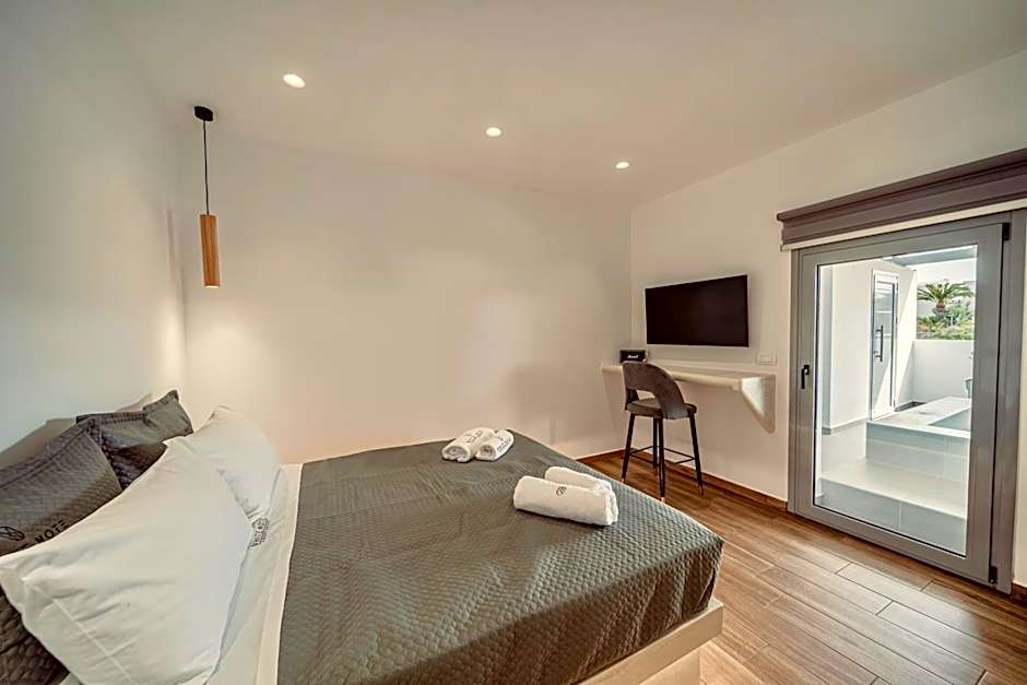 White Note Luxury Suites