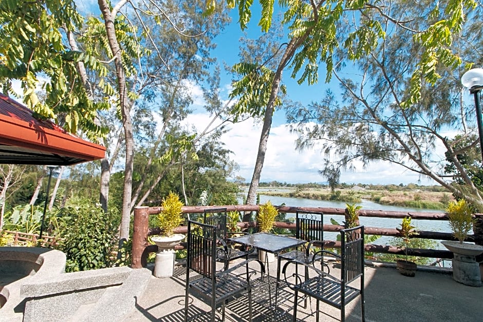 RedDoorz Plus @ Rio Grande de Laoag Resort Hotel Ilocos Norte