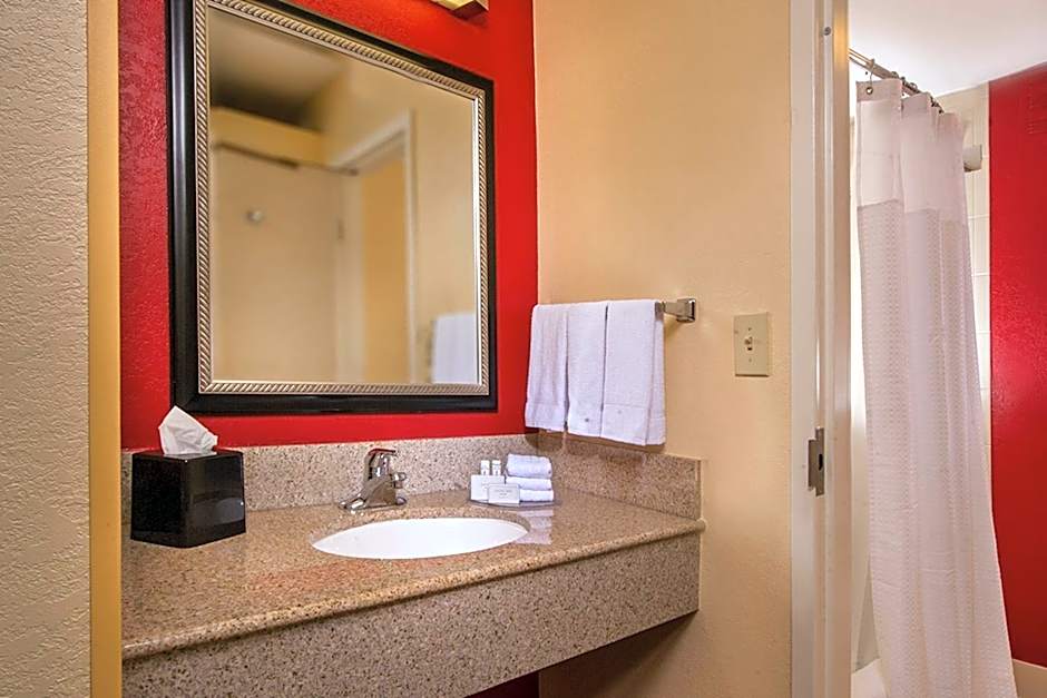 Courtyard by Marriott Hampton Coliseum Central
