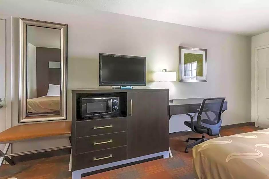 Quality Inn & Suites Stuttgart North