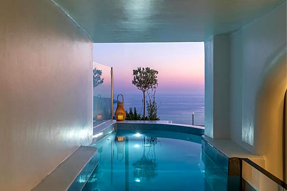 Pearl on the Cliff Hotel & Suites