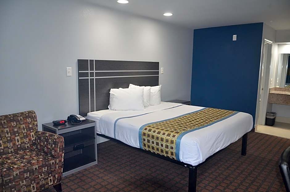 Travelers Inn
