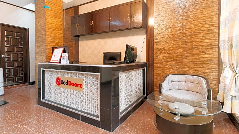 RedDoorz Plus @ Robinson's Circle (Quarantine Hotel)