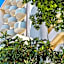 Salus Smart & Chic Hotel
