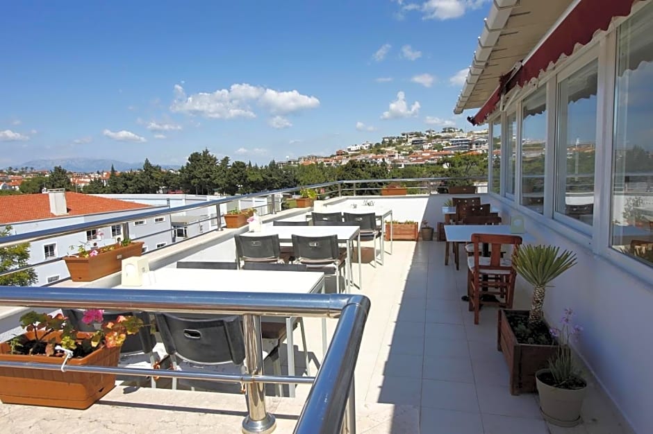 Bonapart Hotel