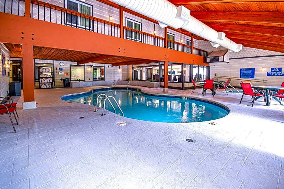 Days Inn & Suites by Wyndham Wisconsin Dells
