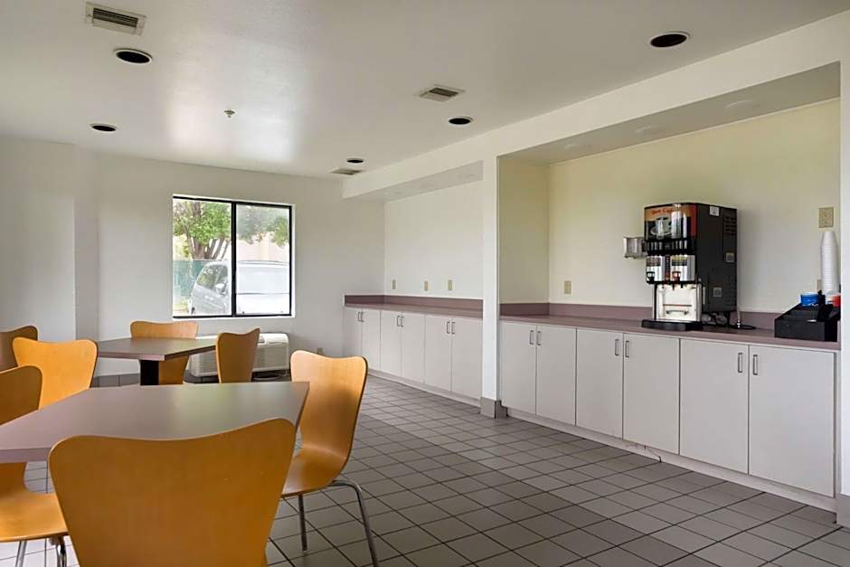 Motel 6-Dallas, TX - Northeast