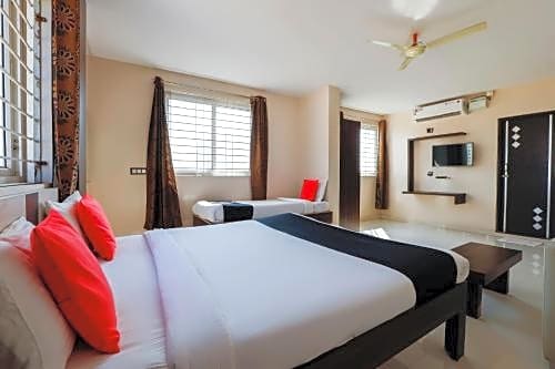OYO 14520 Habitat Hotel & Suites
