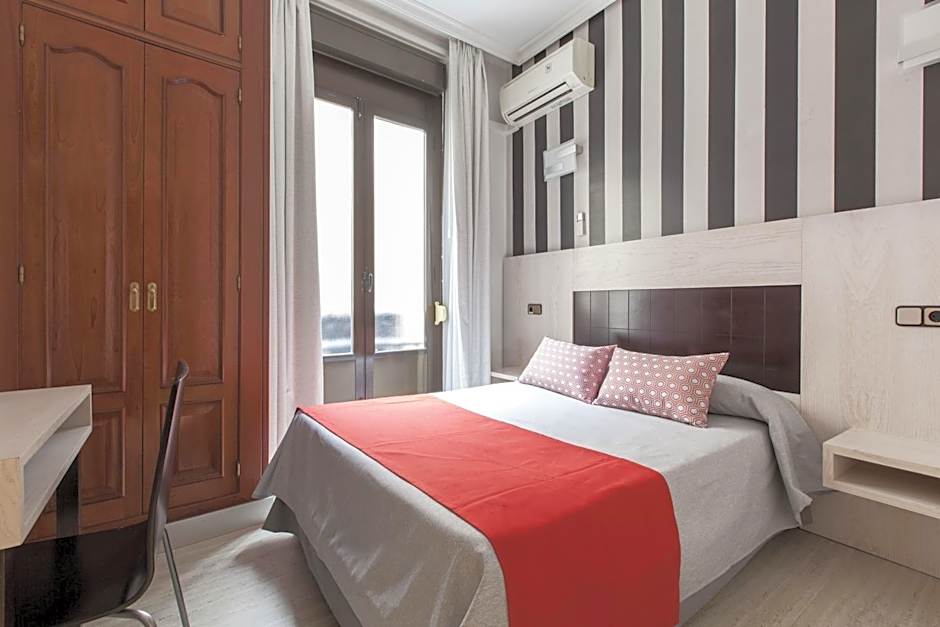 Photo 1 of 50 of Hostal Castilla I Atocha