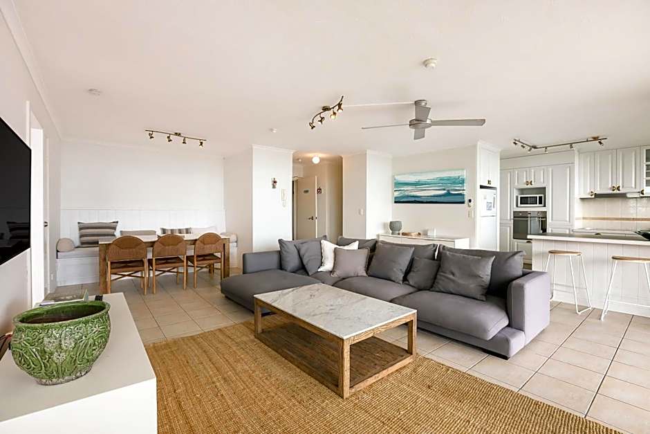 Rainbow Commodore Coolangatta