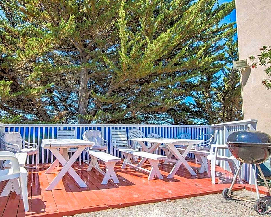 Bay Breeze Inn