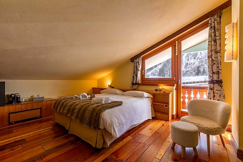 Shatush Hotel