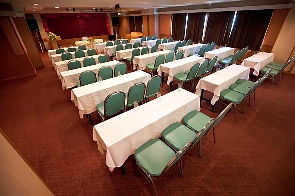 Sing Golden Place Hotel
