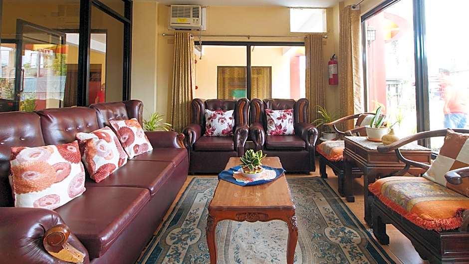 RedDoorz @ Golden Park Inn La Union