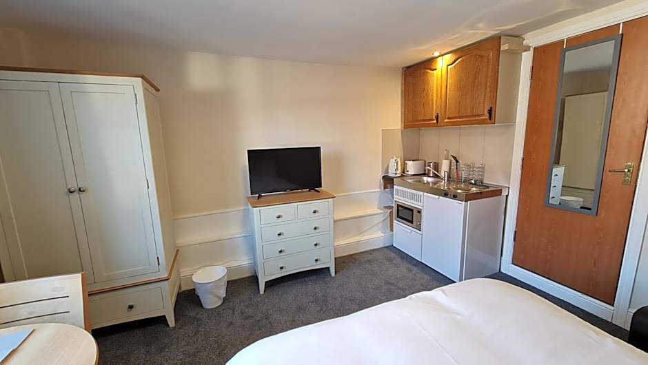 Grace Apartments - Living Rock