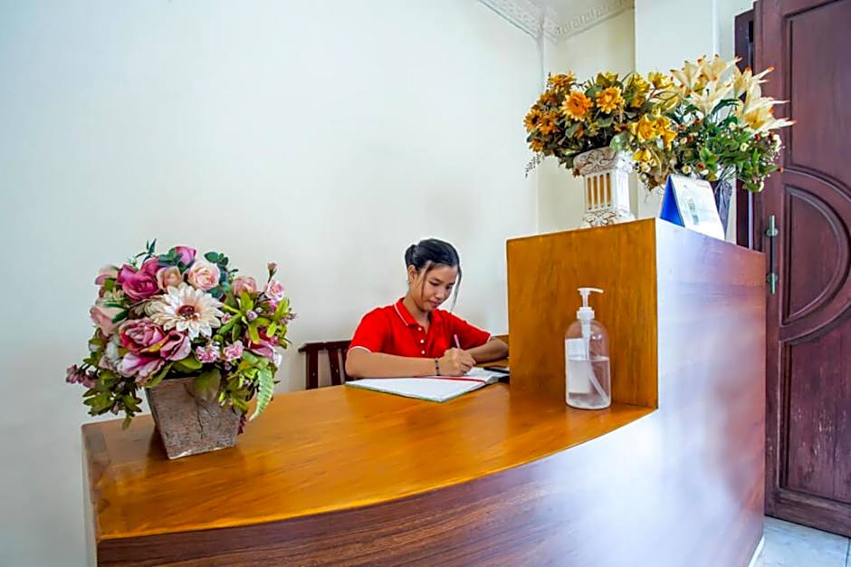 RedDoorz near Universitas Samratulangi Manado