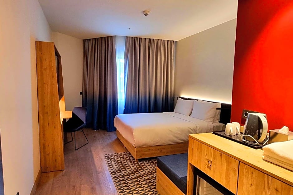 Tryp by Wyndham Zomin