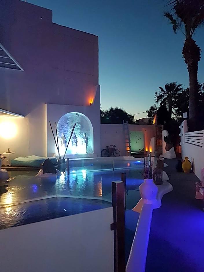 Kouros Home & Suites