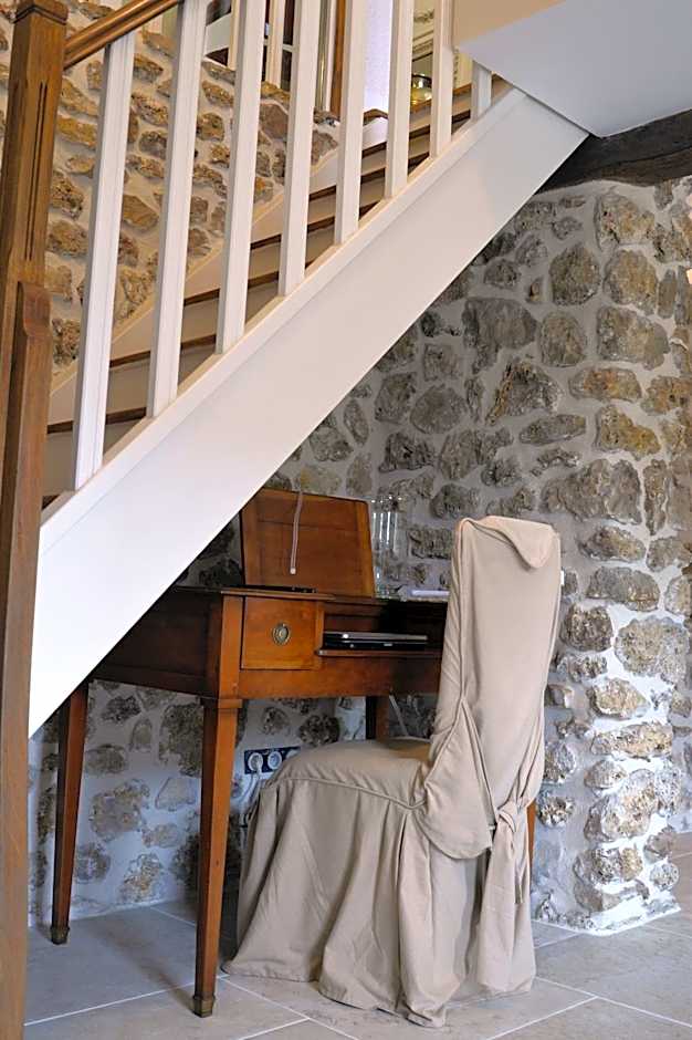 Petit loft de charme proche VERSAILLES SACLAY 30 mn PARIS jardin terrasse parking securisé