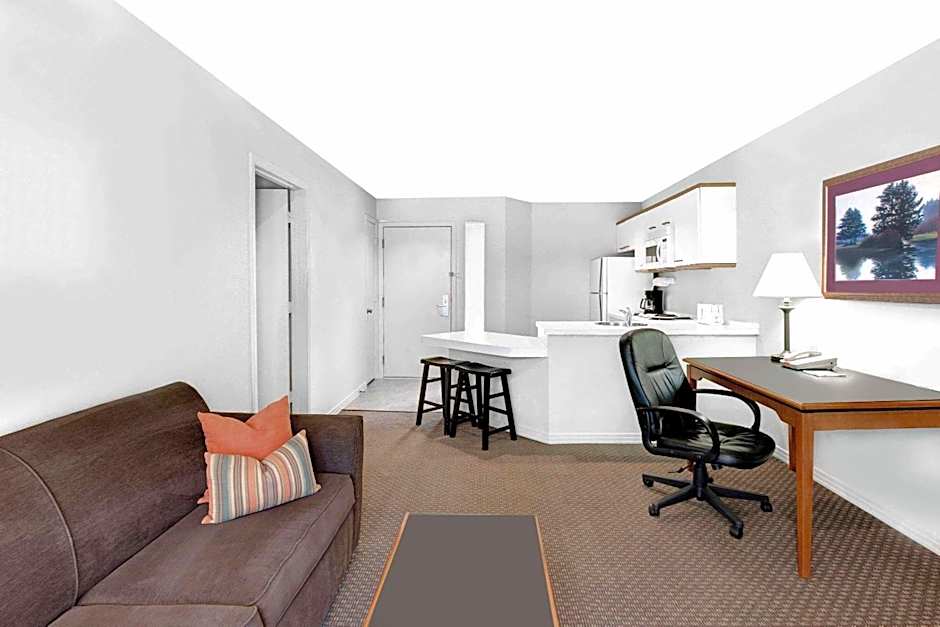 Value Suites Extended Stay - Arlington
