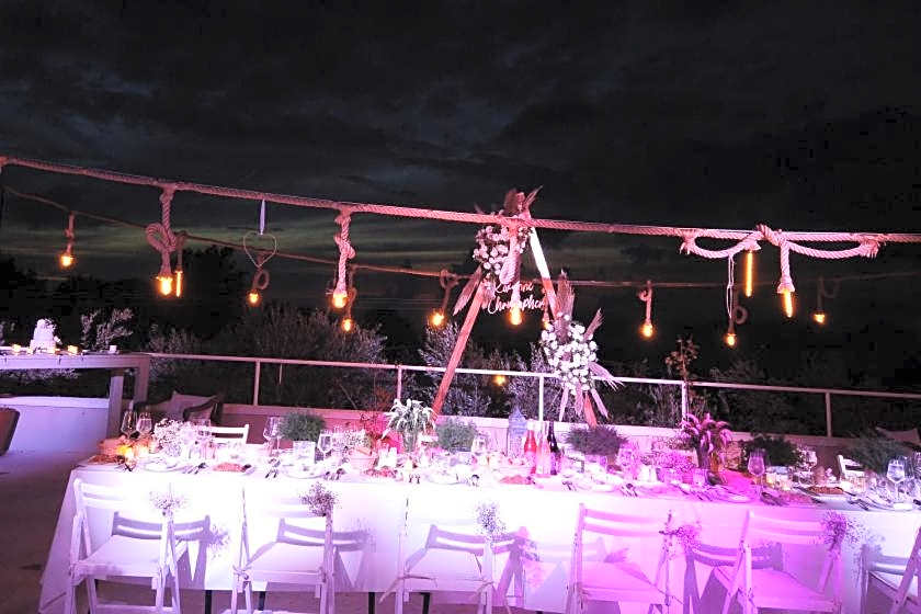 Mandarin & Mango Boutique Hotel