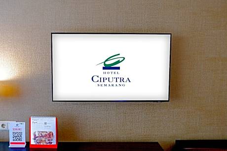 Deluxe City View Queen Room