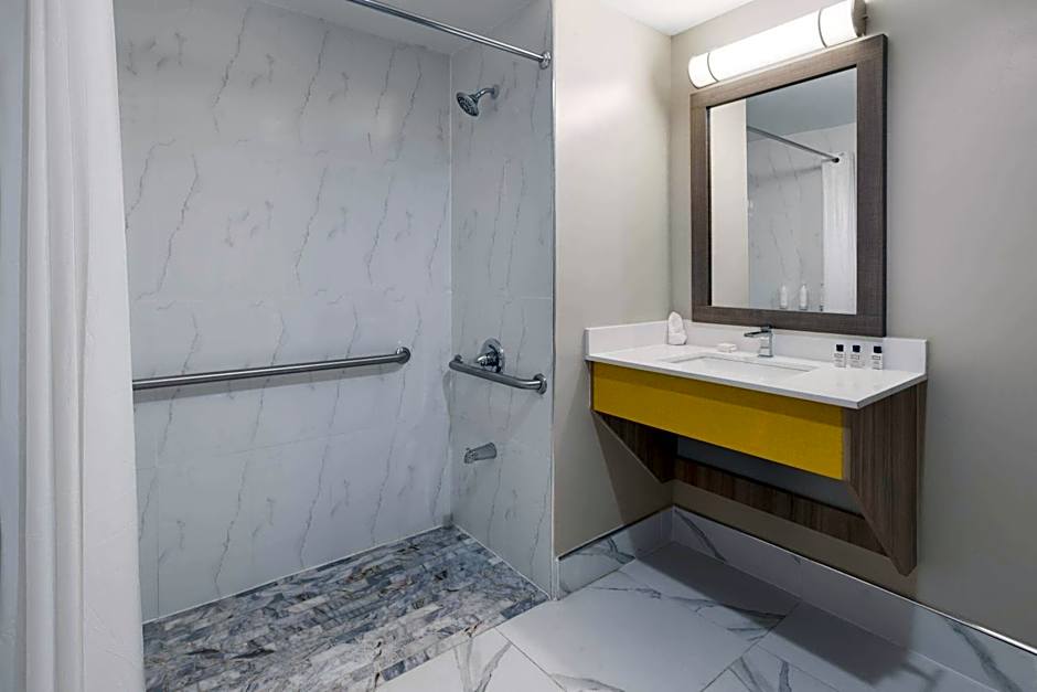 Days Inn by Wyndham Staten Island