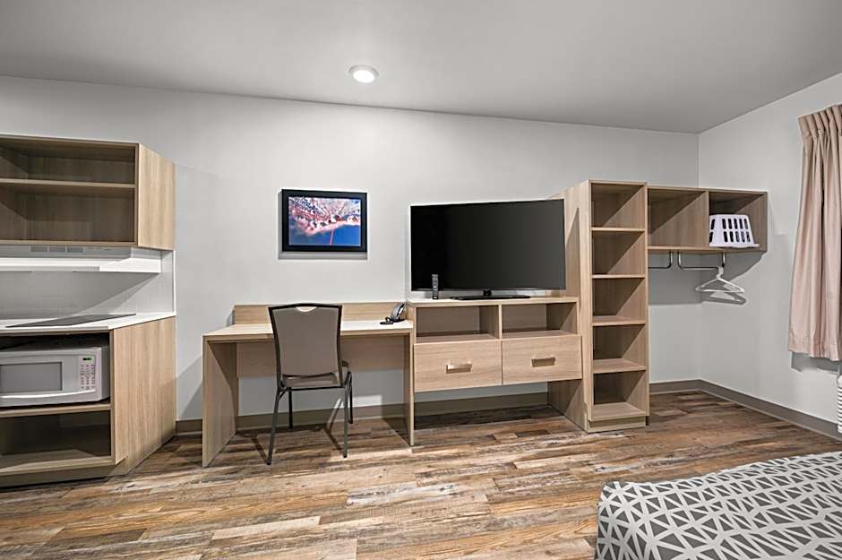 WoodSpring Suites Dearborn Detroit