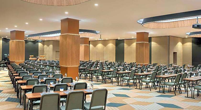 Mövenpick Hotel Istanbul Marmara Sea