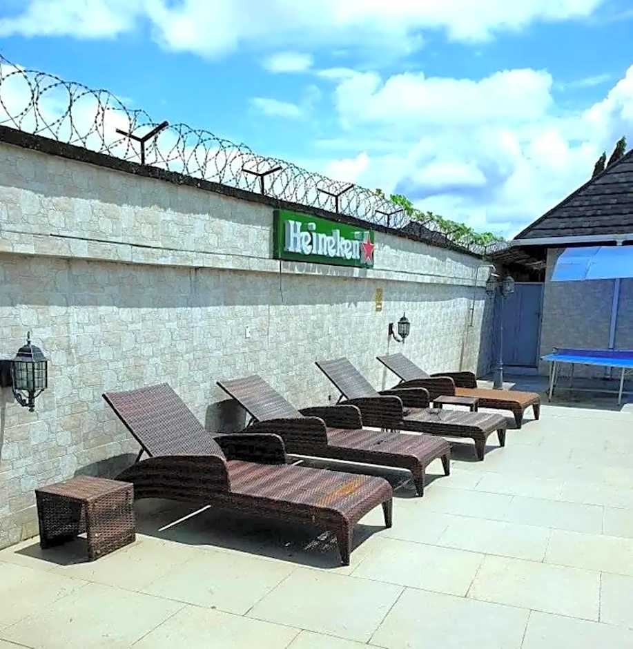 First B&R Hotel