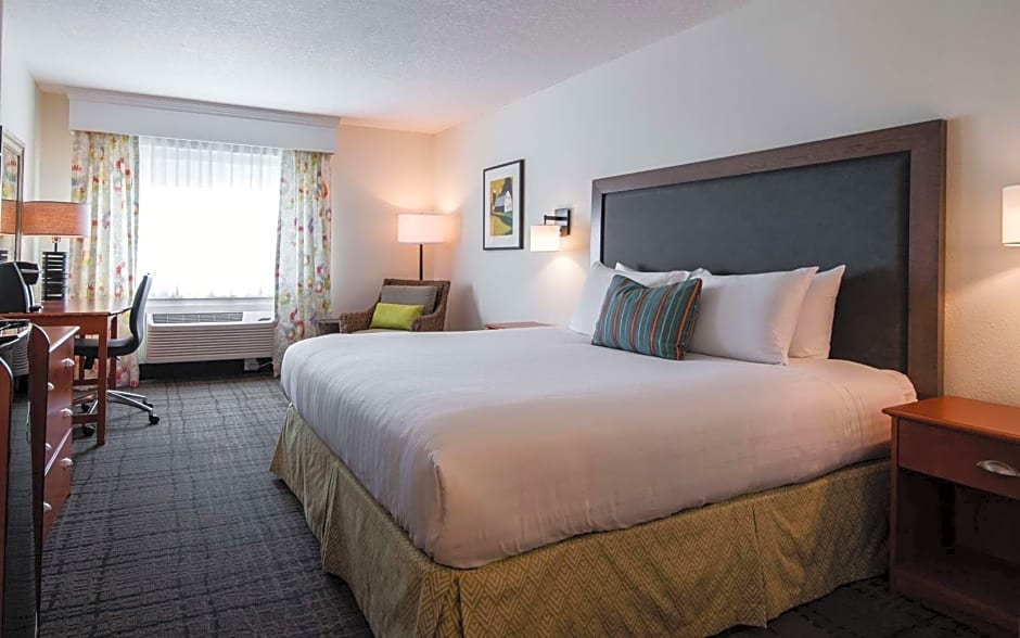 Best Western Plus University Park Inn & Suites