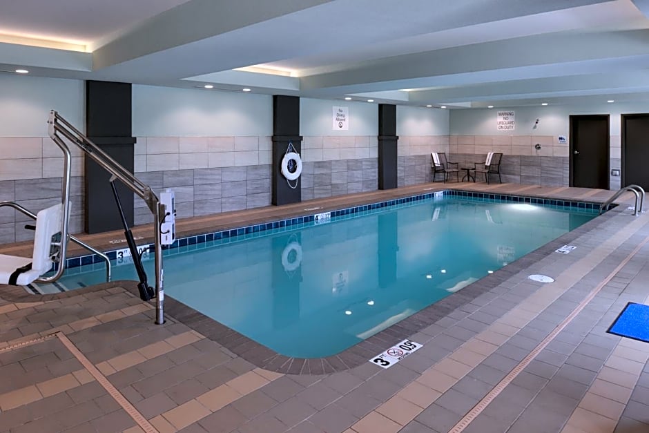 Holiday Inn Express & Suites Bryant West By IHG