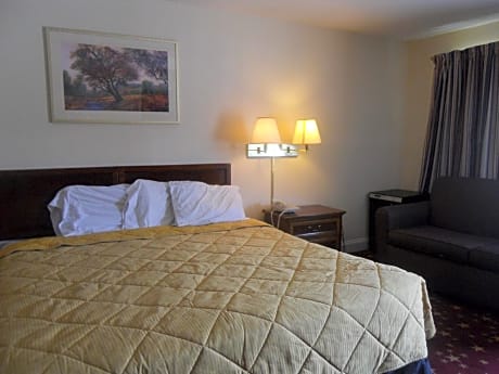 King Room - Non-Smoking