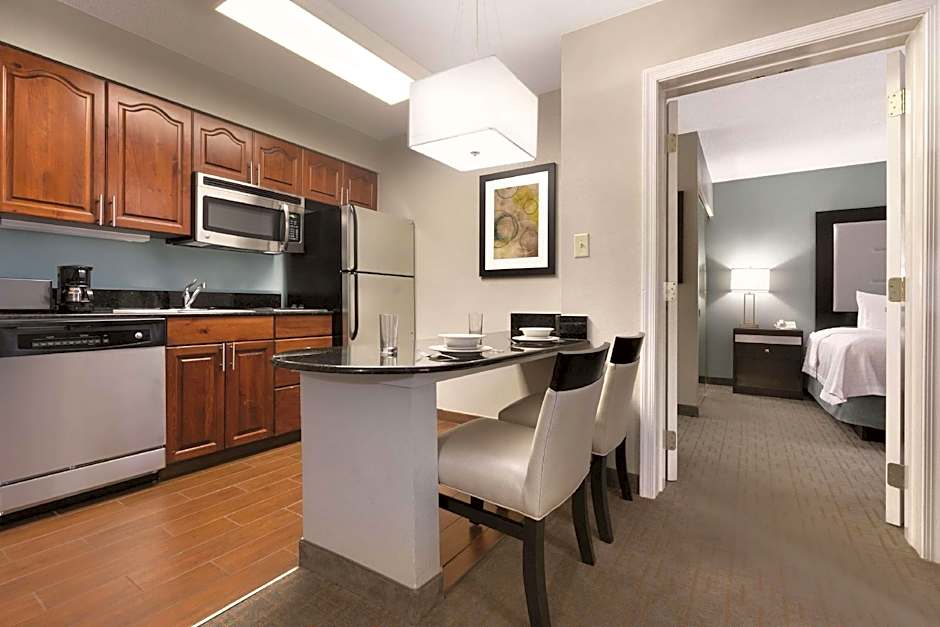 Photo 1 of 7 of 1 King Bed and 2 Double Beds Suite, Hearing/Mobility Accessible, Bathtub