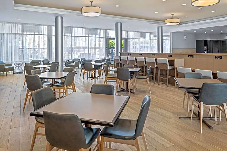 Homewood Suites by Hilton Anaheim Resort