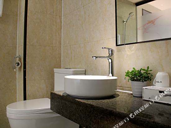 Wenxing Hotel (Guangzhou Beijing Road Pedestrian Street Haizhu Square Subway Station)