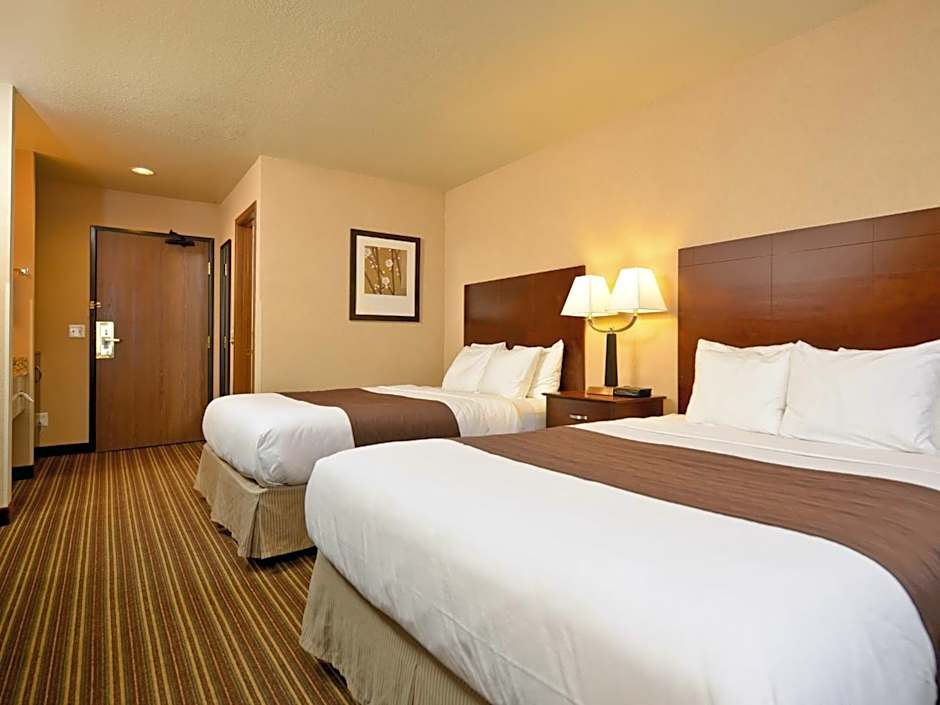 Yellowstone West Gate Hotel