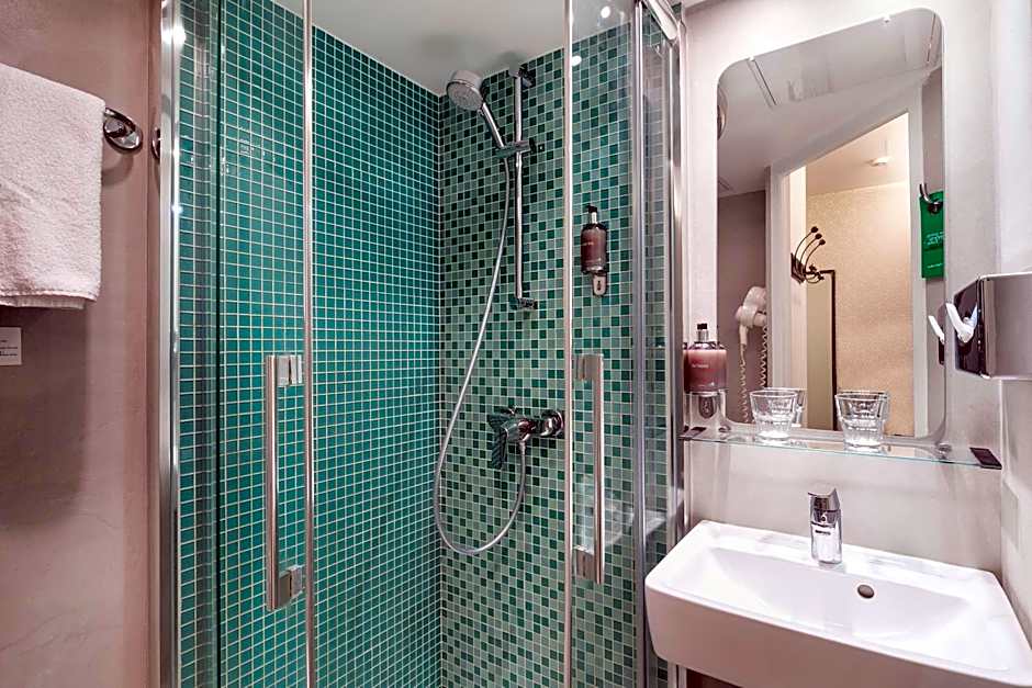 Hotel Ohm by HappyCulture