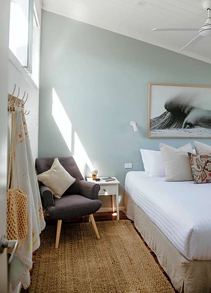 Surfside Cudmirrah Beach