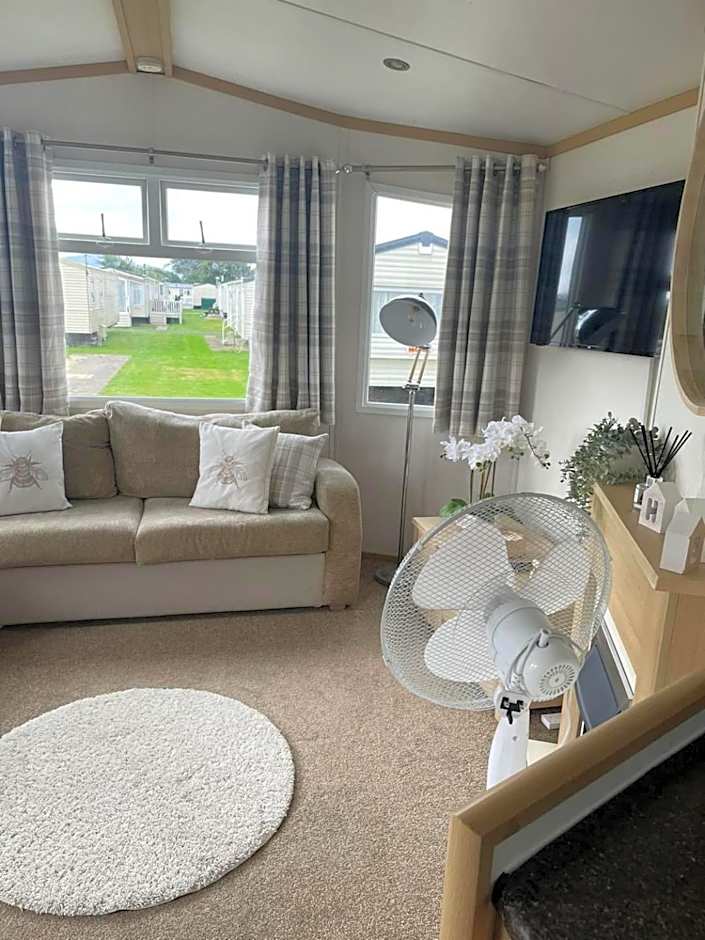 marine getaways caravan hire