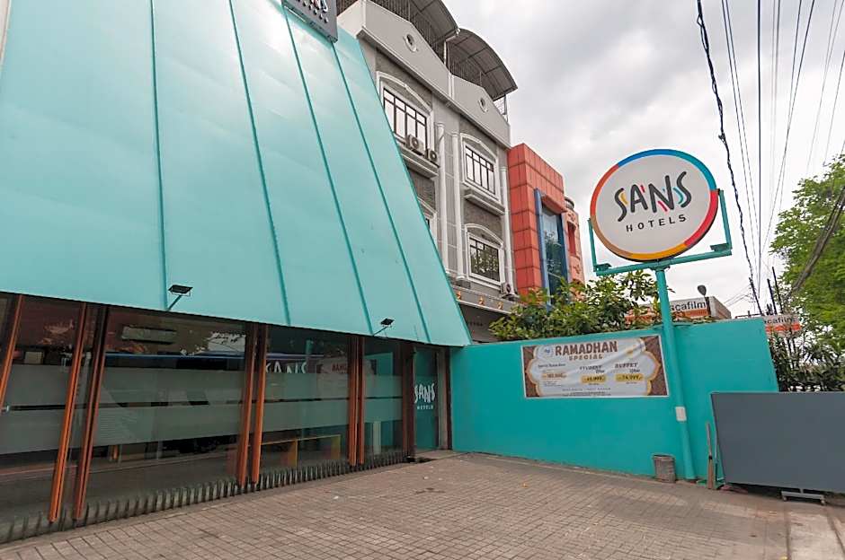 Sans Hotel Finest Medan