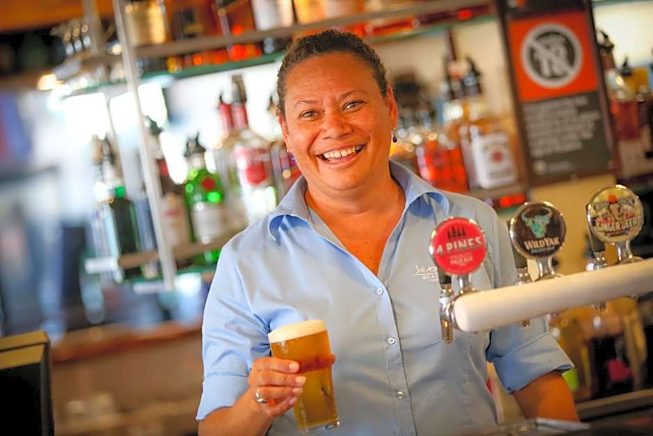 Seabreeze Beach Hotel