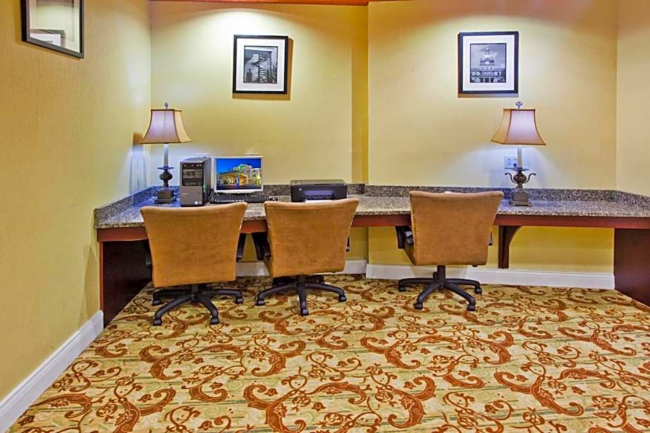 HOLIDAY INN EXPRESS SAVANNAH AIRPORT By IHG