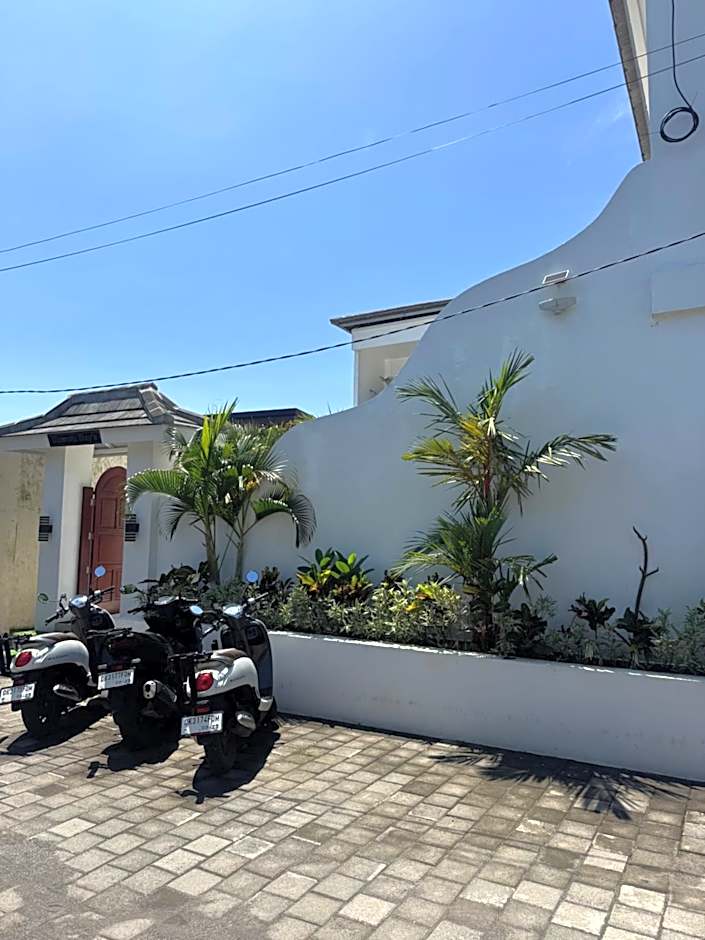 Uluwatu Stay's Deluxe Room #8