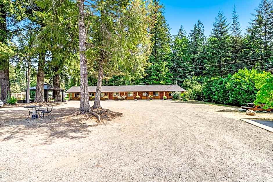 Mount Bretherton Room 8 at Mount Walker Inn