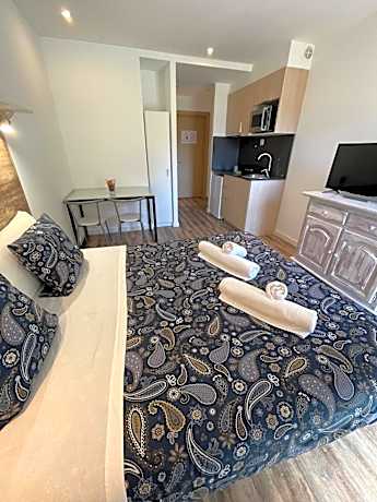 Studio Apartment